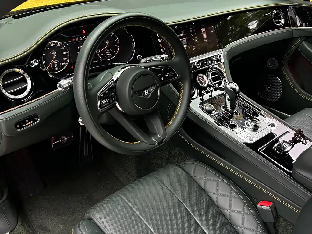 Bentley Continental 2022 — фото 14