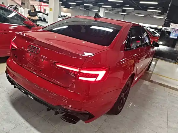 Audi A4L 2017