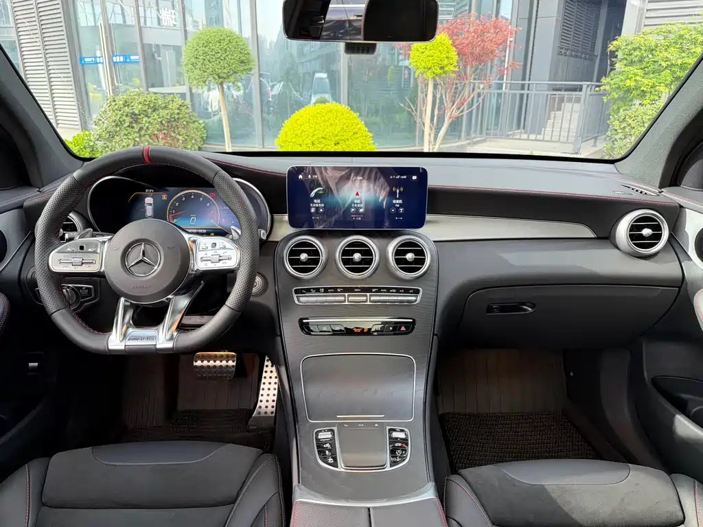 Mercedes-Benz GLC AMG 2023 — фото 9