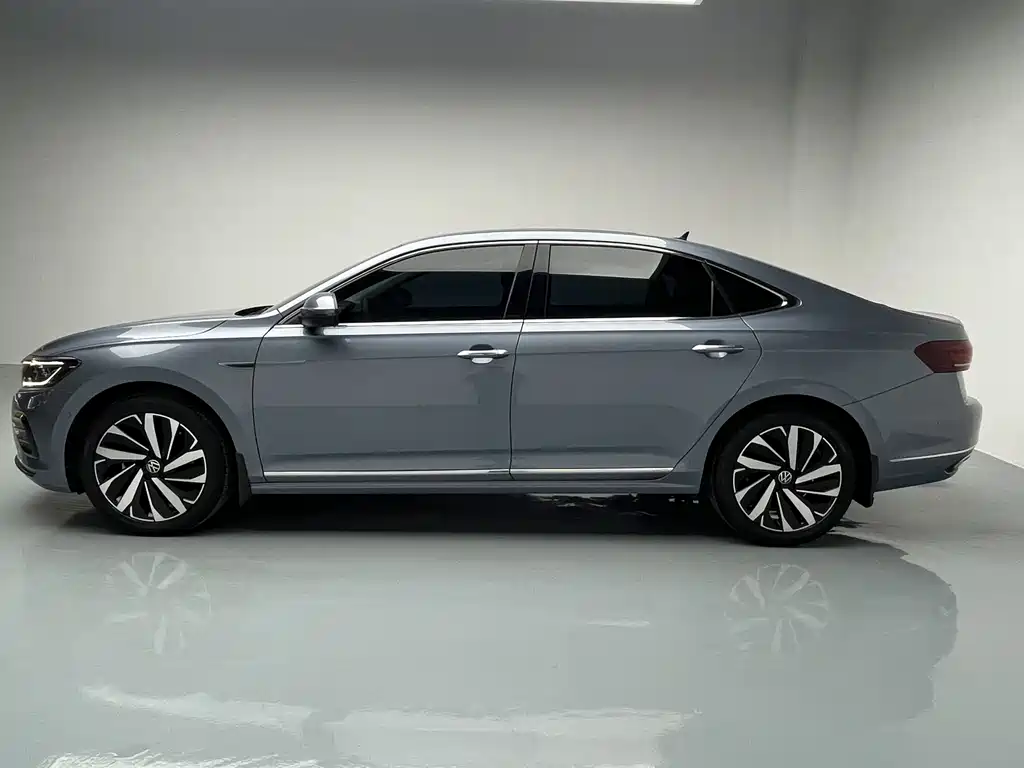 Volkswagen Passat 2022 — фото 16