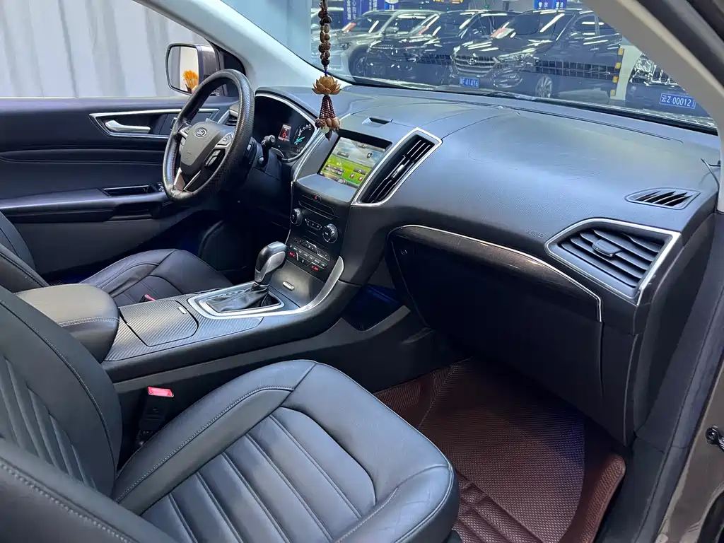 Ford Edge 2016 — фото 12