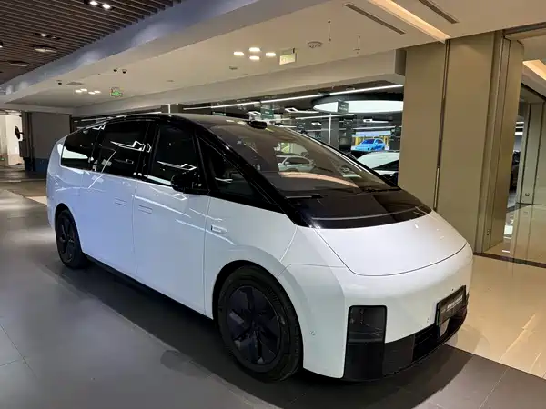 Li Auto MEGA 2025