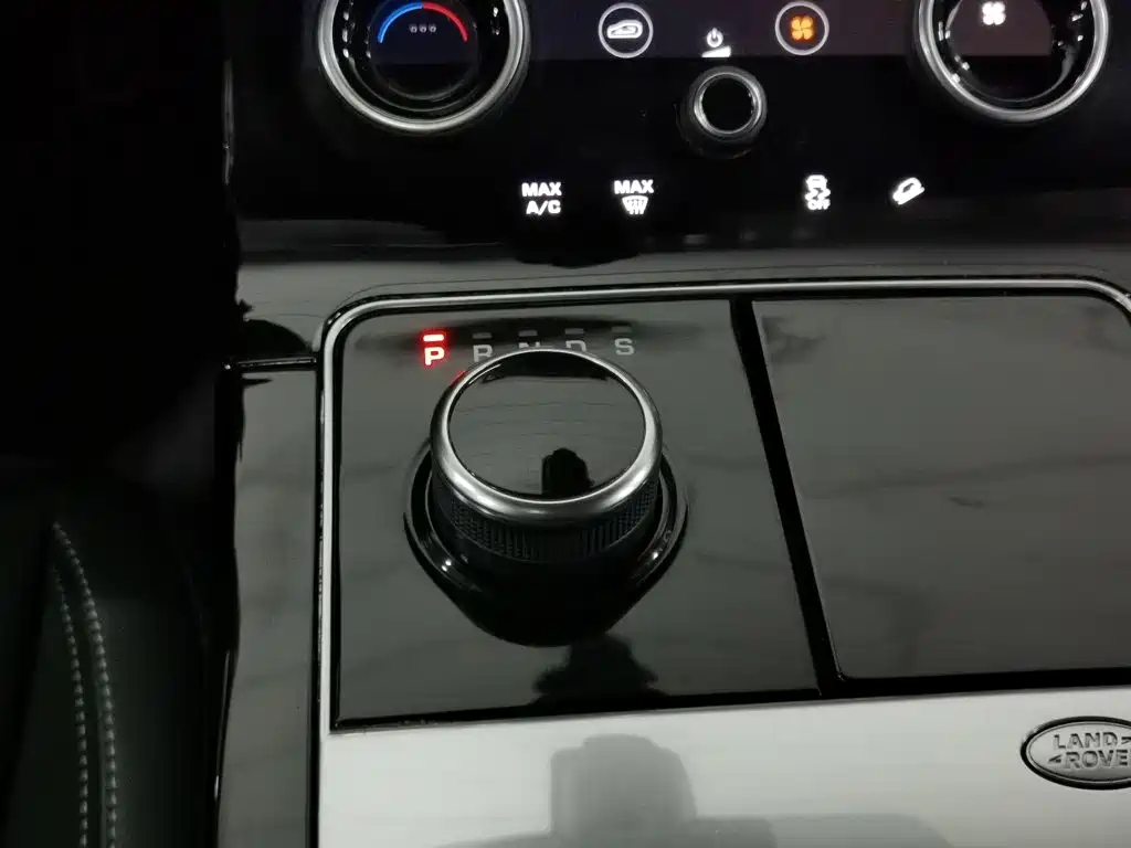 Land Rover Range Rover Velar 2020 — фото 13