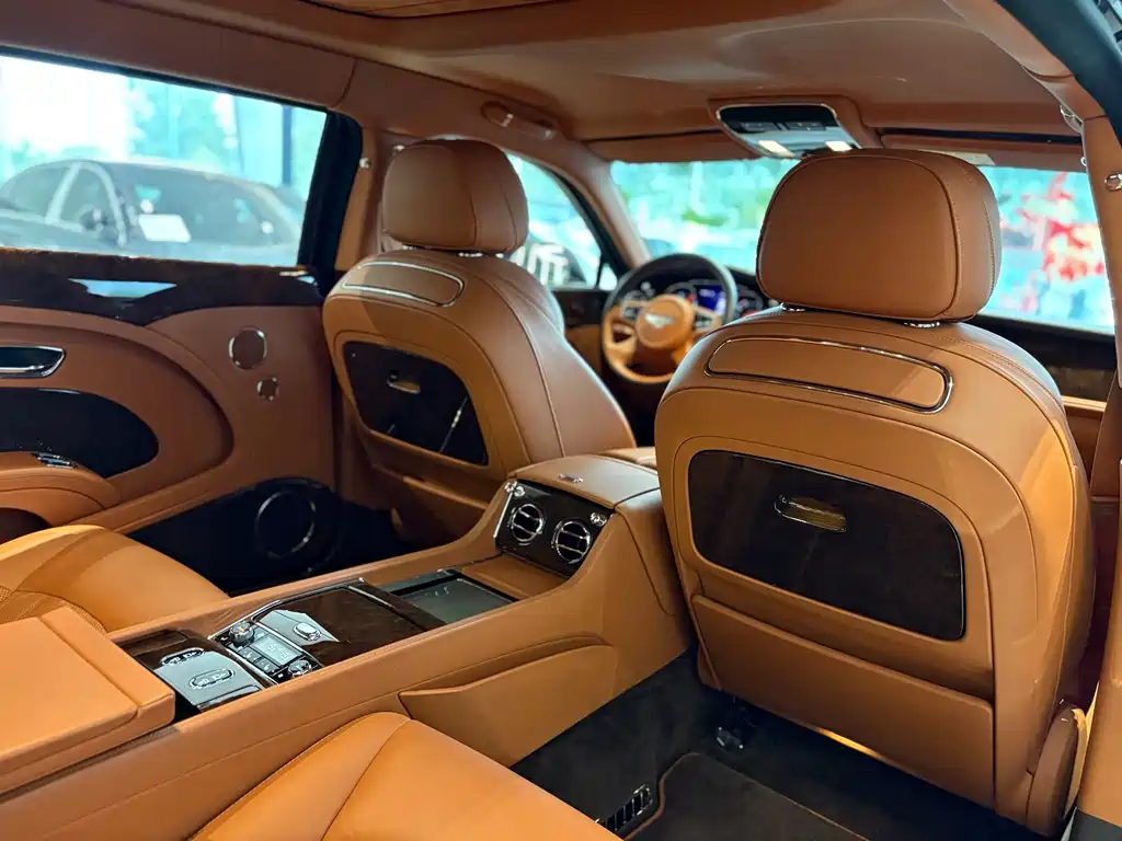 Bentley Mulsanne 2018 — фото 21