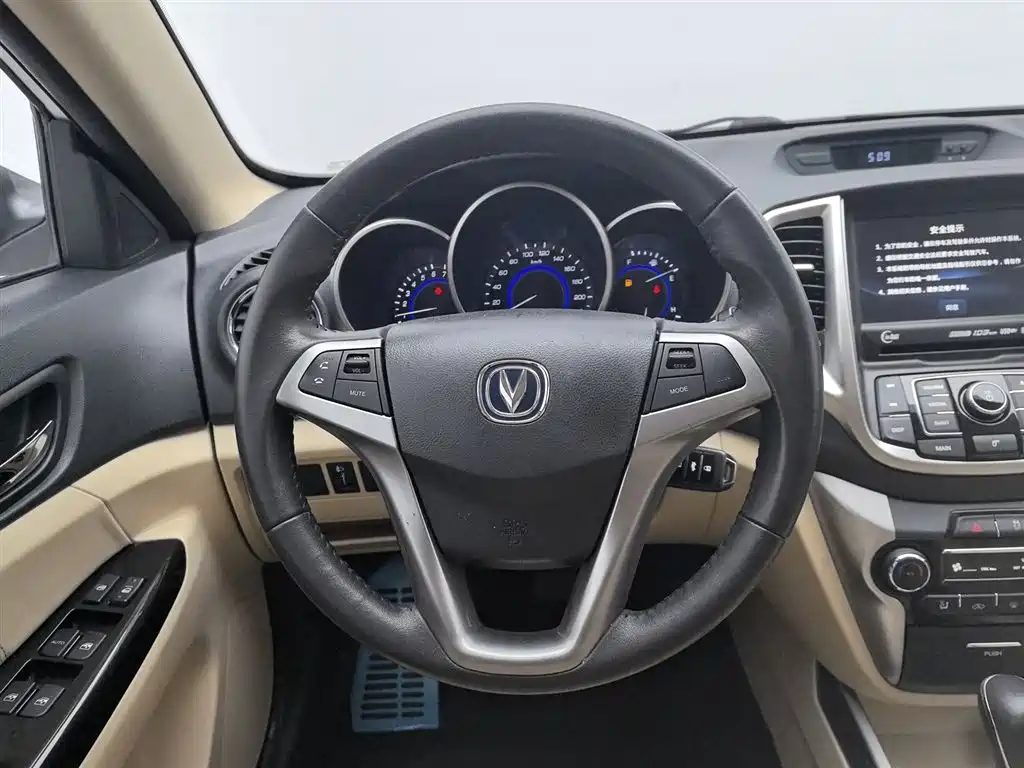 Changan Eado 2015 — фото 11