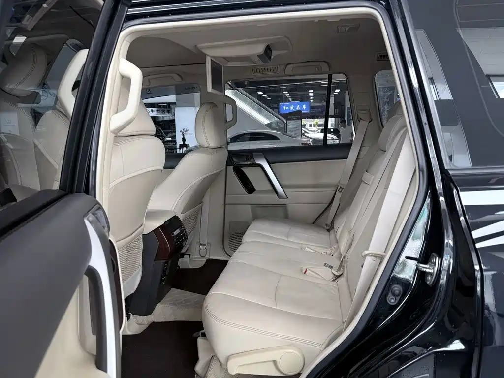 Toyota Prado 2016 — фото 8