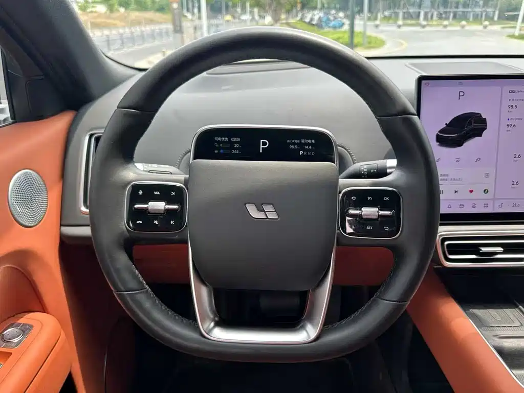 Li Auto Li L8 2025