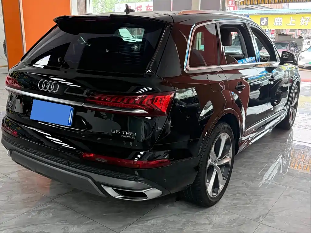Audi Q7 2020 — фото 18