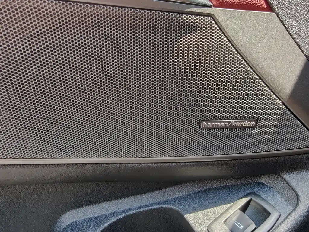 BMW 3 Series 2025 — фото 13