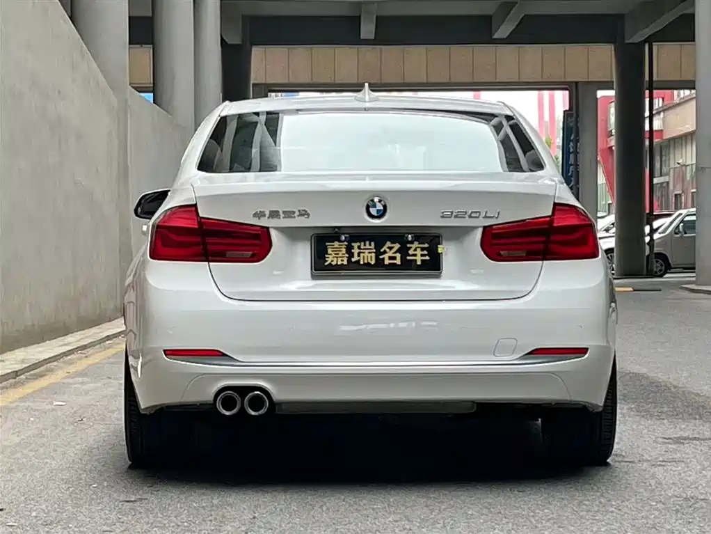 BMW 3 Series 2018 — фото 4