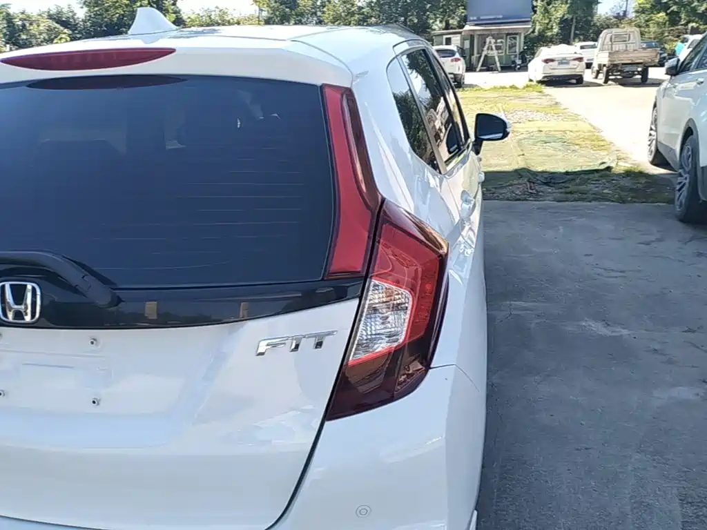 Honda Fit 2018 — фото 8