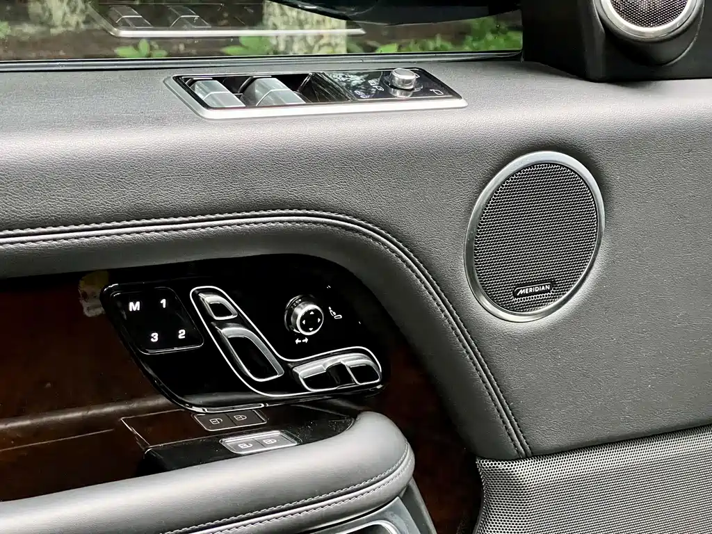 Land Rover Range Rover 2021 — фото 16