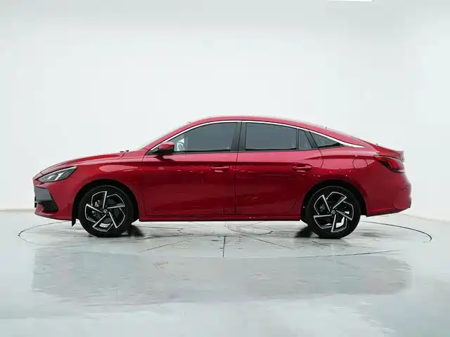 MG MG5 2021