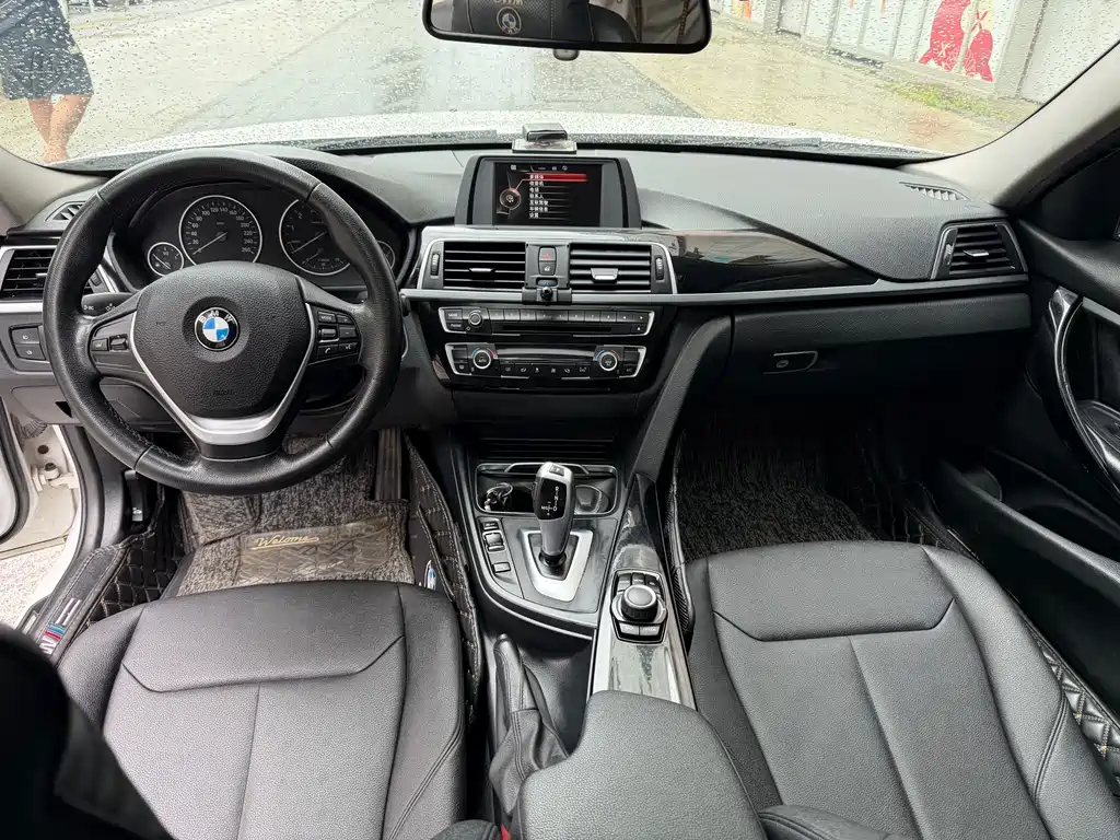 BMW 3 Series 2017 — фото 8