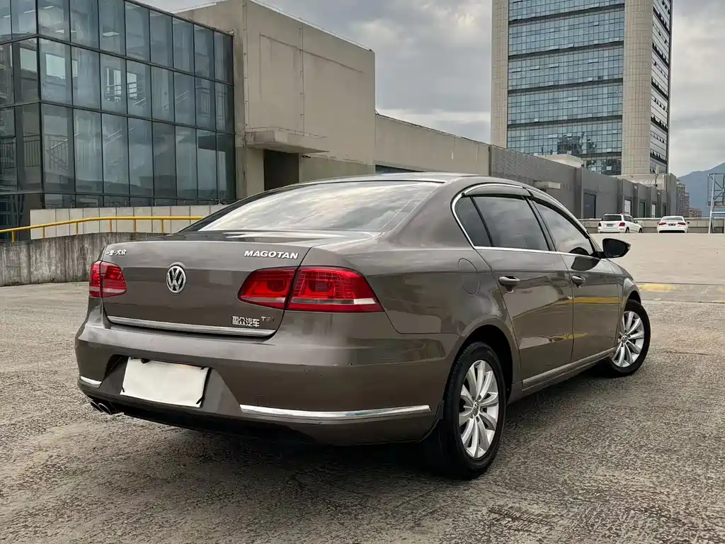 Volkswagen Magotan 2014