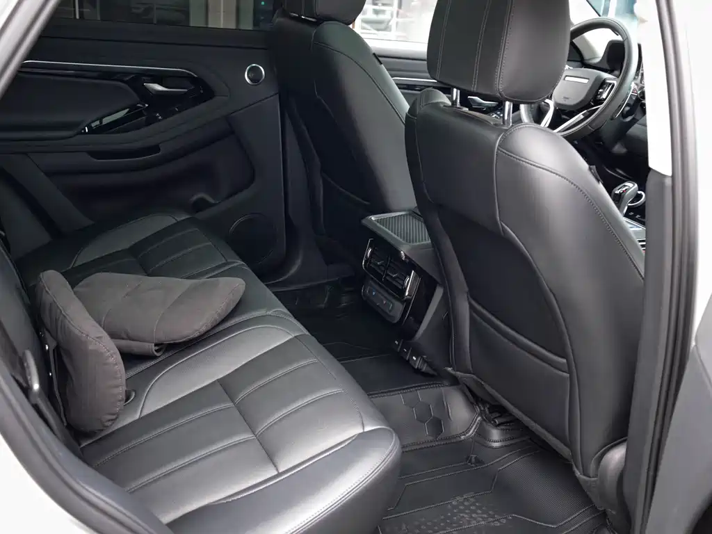 Land Rover Range Rover Evoque 2023 — фото 21