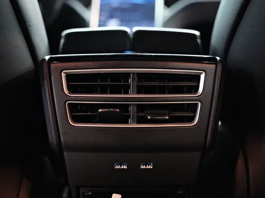 Tesla Model S 2017 — фото 16