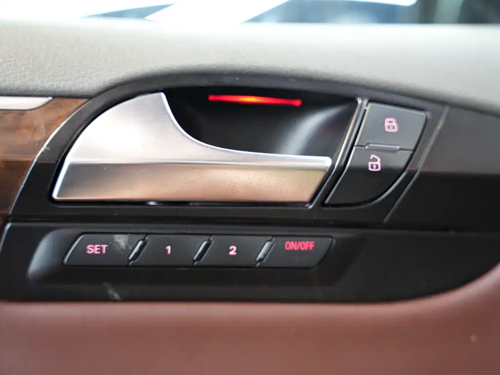 Audi Q7 2011 — фото 13