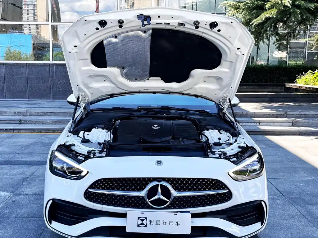 Mercedes-Benz C-Class 2024