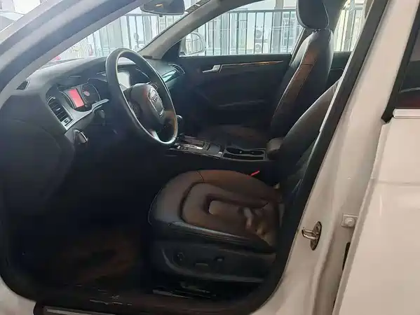 Audi A4L 2012