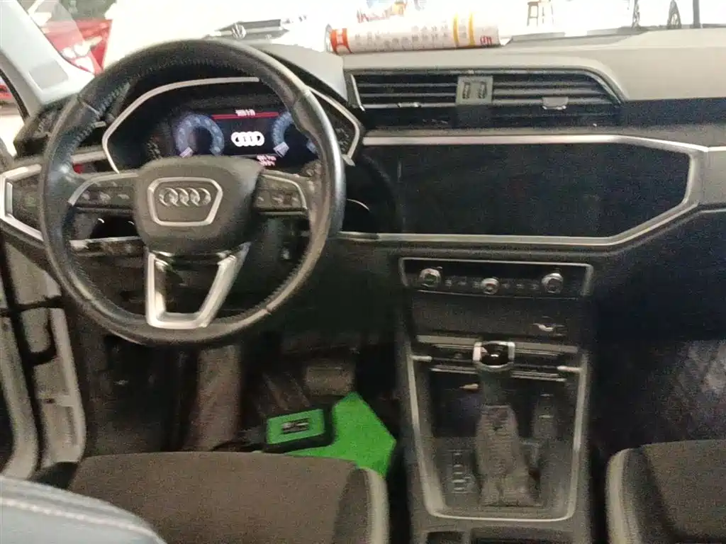 Audi Q3 2020 — фото 10