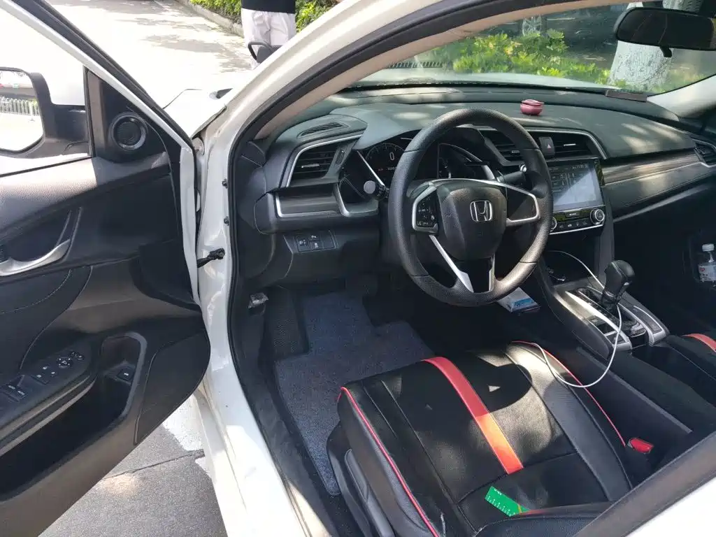 Honda Civic 2019 — фото 13