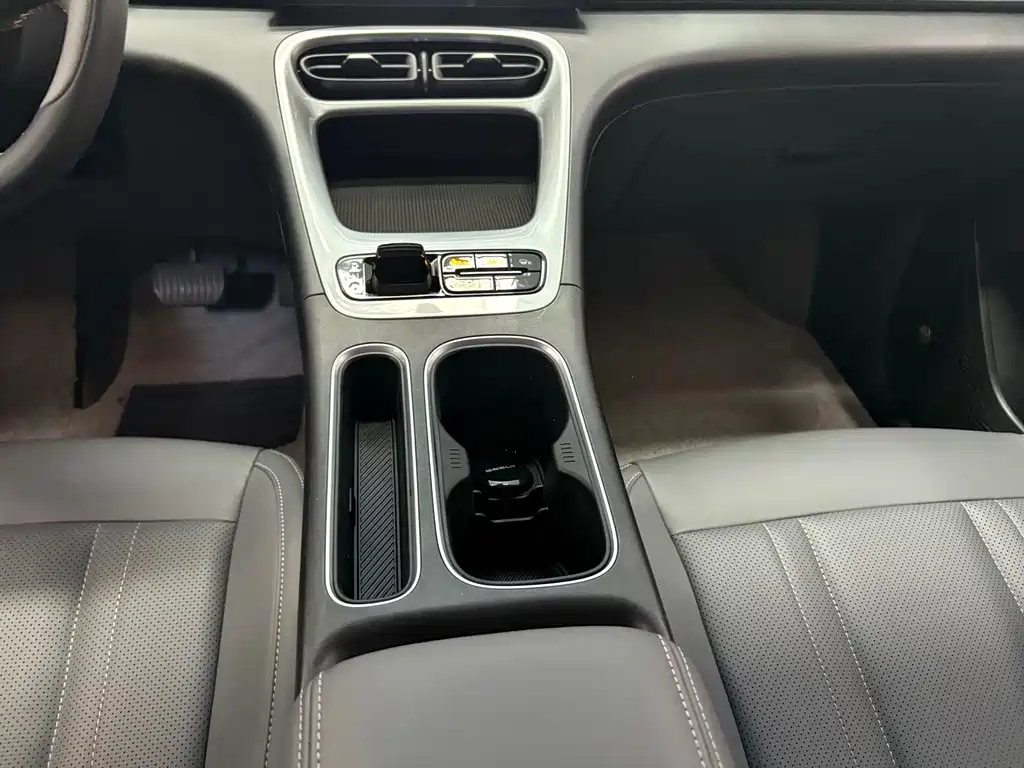 Geely Galaxy Starwish 2025 — фото 15