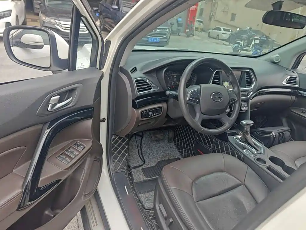 GAC Motor Trumpchi GS4 2016 — фото 16