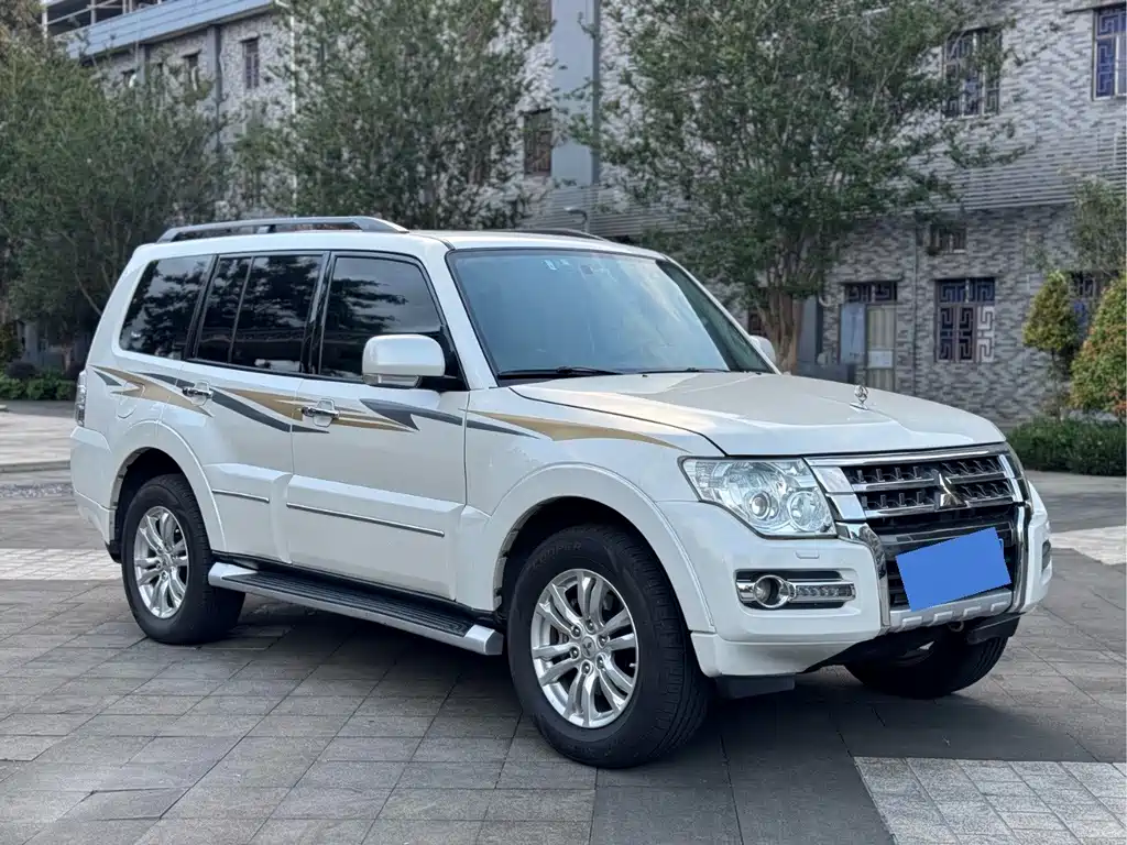 Mitsubishi Pajero 2019 — фото 3