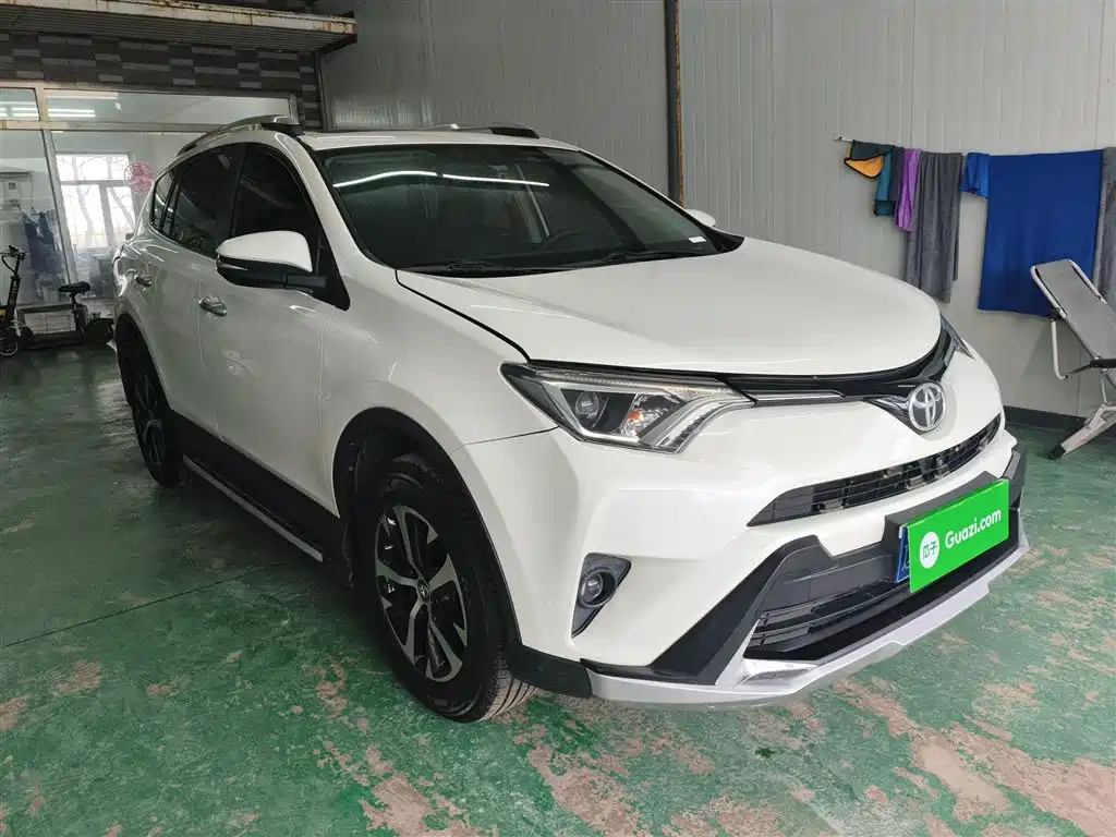 Toyota RAV4 2019 — фото 4