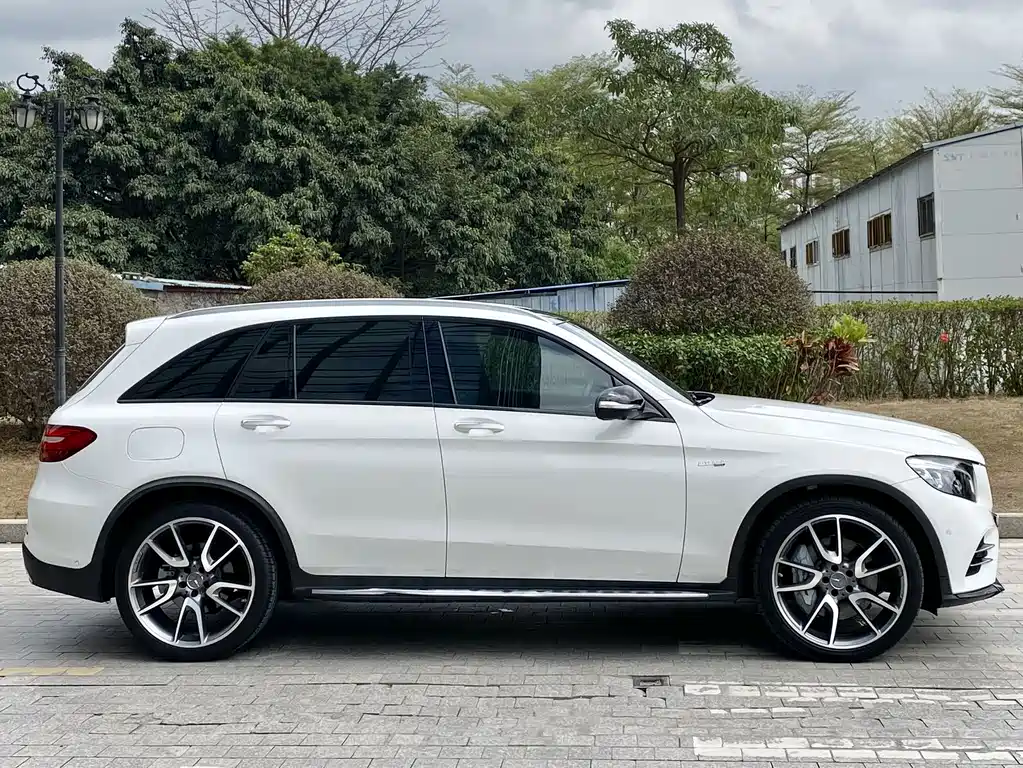 Mercedes-Benz GLC AMG 2018 — фото 7