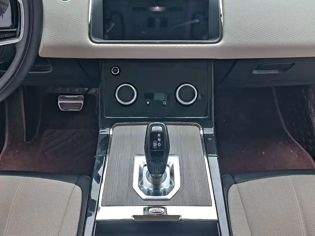 Land Rover Evoque 2022 — фото 15