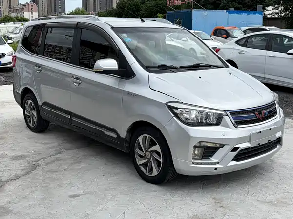 Wuling Hongguang 2016