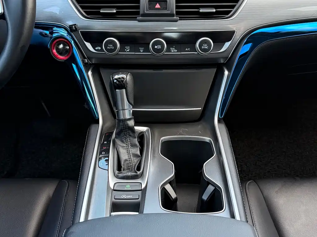 Honda Accord 2018 — фото 20