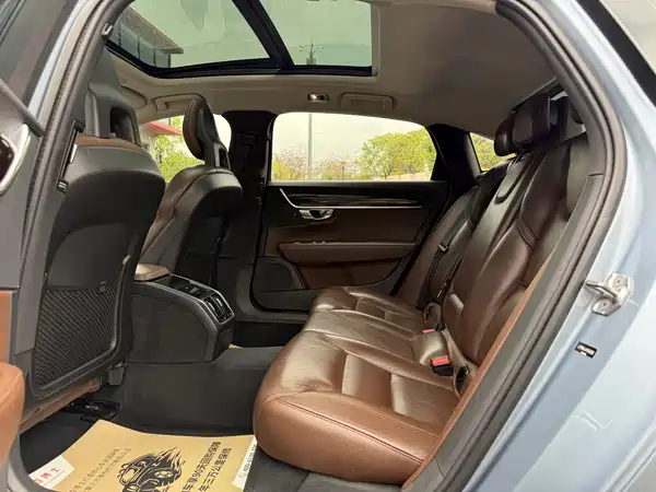 Volvo S90 2018