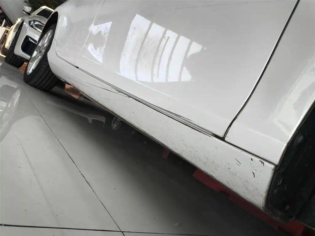 Volvo V40 2016 — фото 19