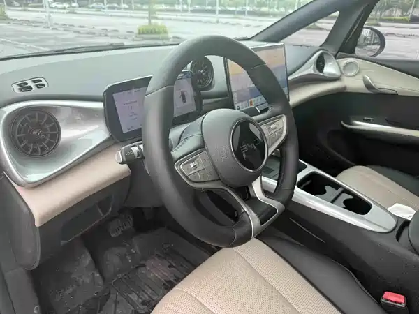 BYD Dolphin 2025