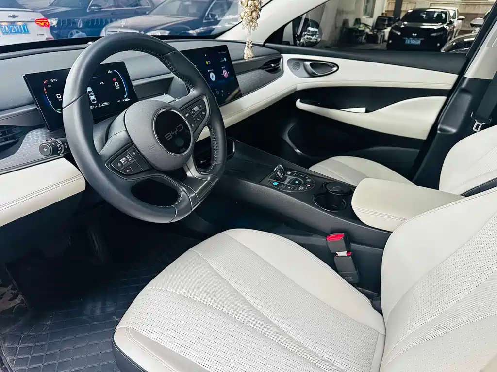 BYD Seal 05 DM-i 2025 — фото 4