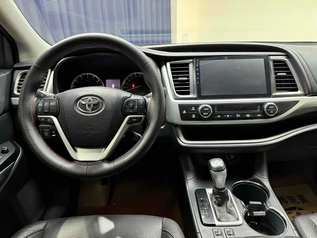 Toyota Highlander 2017 — фото 20