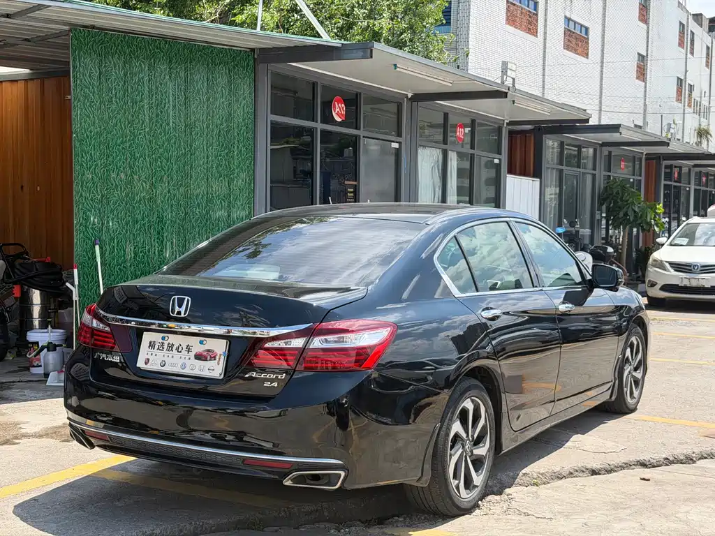 Honda Accord 2017 — фото 6