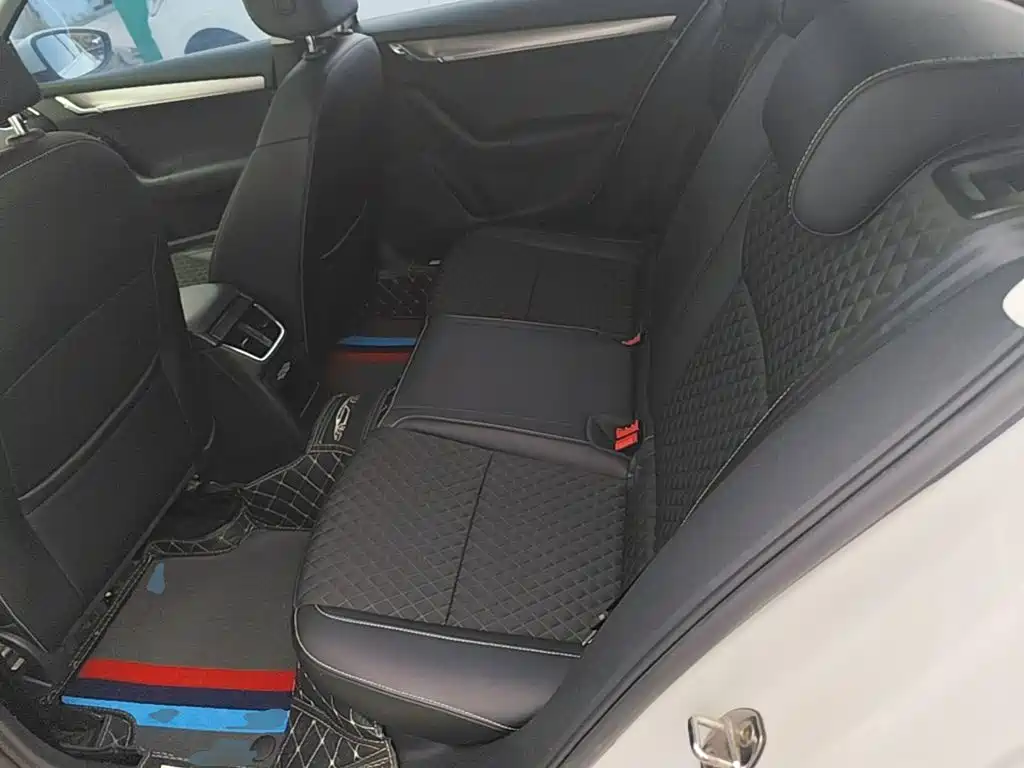 Skoda Octavia 2019 — фото 17