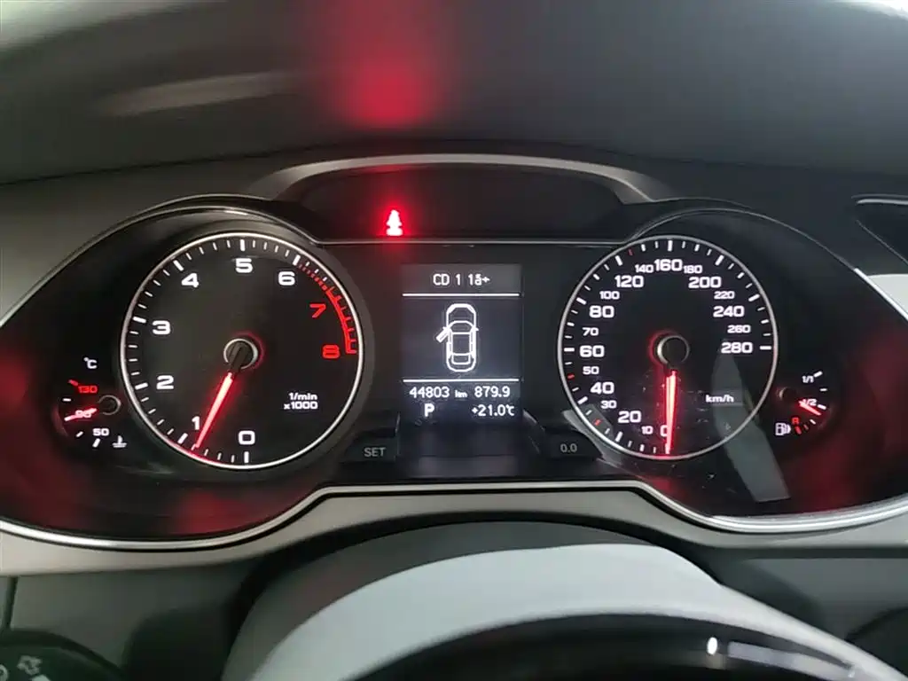Audi A4L 2015 — фото 12