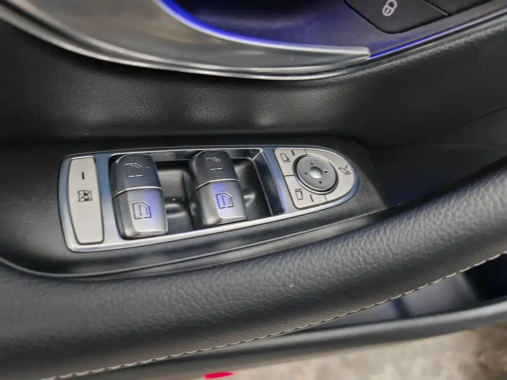 Mercedes-Benz E-Class 2020 — фото 27
