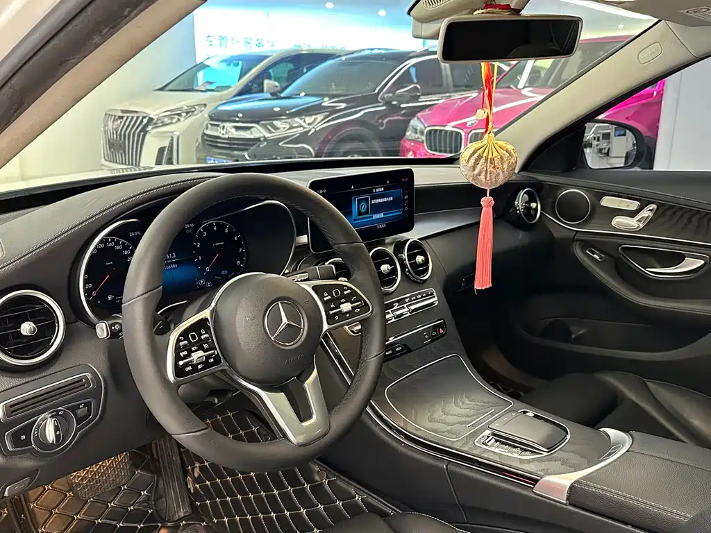 Mercedes-Benz C-Class 2019 — фото 10