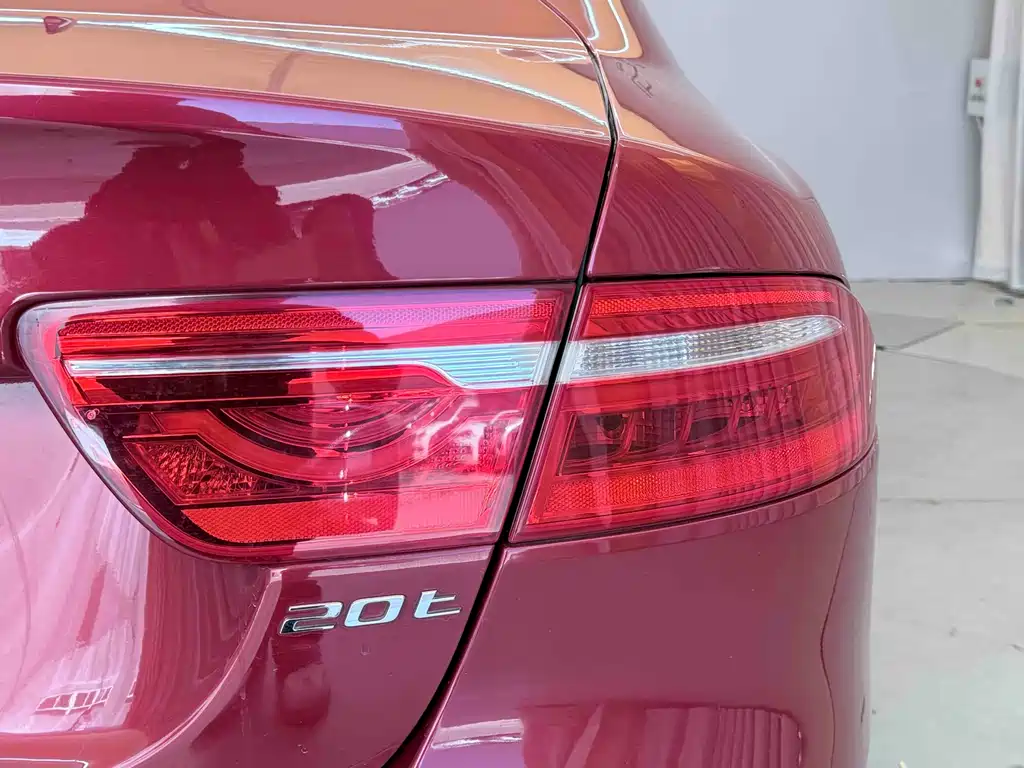 Jaguar XEL 2019 — фото 23