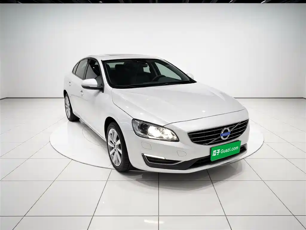 Volvo S60 2016 — фото 4