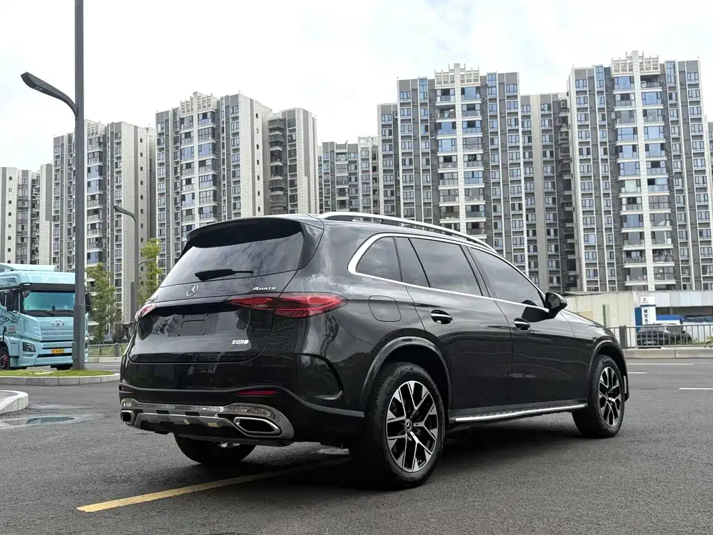 Mercedes-Benz GLC 2023