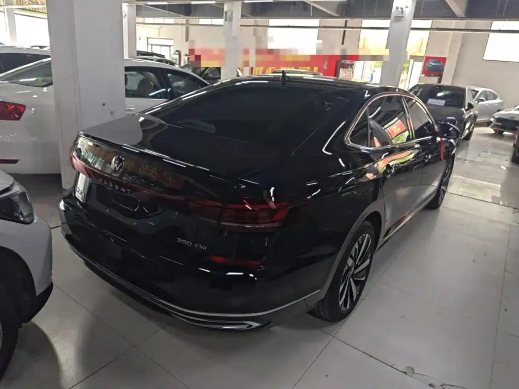 Volkswagen Passat 2025