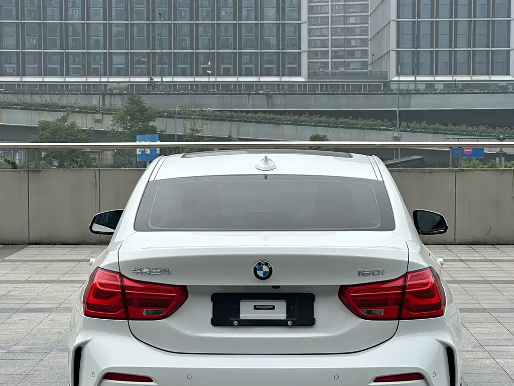 BMW 1 Series 2019 — фото 6