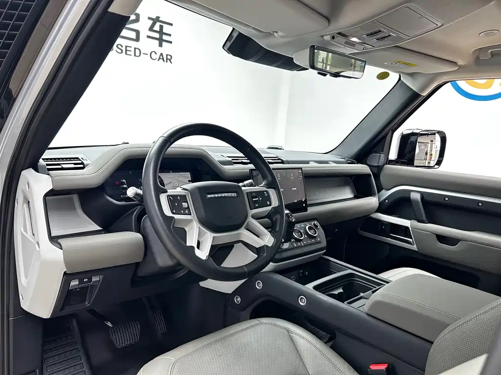 Land Rover Defender 2021 — фото 8
